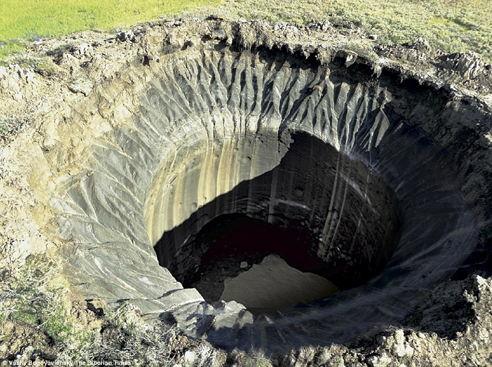 methane-plume-hole-russia.jpg